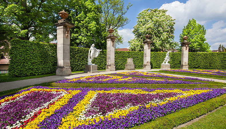 Pleasure ground