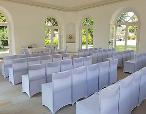 Link to the garden pavilion